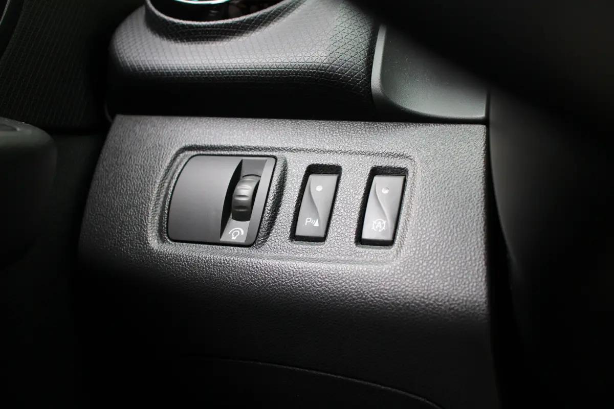 1.2 TCe Intens | AUTOMAAT | CRUISE CONTROL | NAVI | PARK SENS ACHTER  | 16'' LMV | HALF LEDER