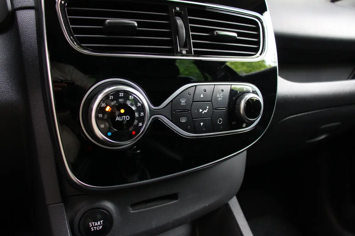 1.2 TCe Intens | AUTOMAAT | CRUISE CONTROL | NAVI | PARK SENS ACHTER  | 16'' LMV | HALF LEDER