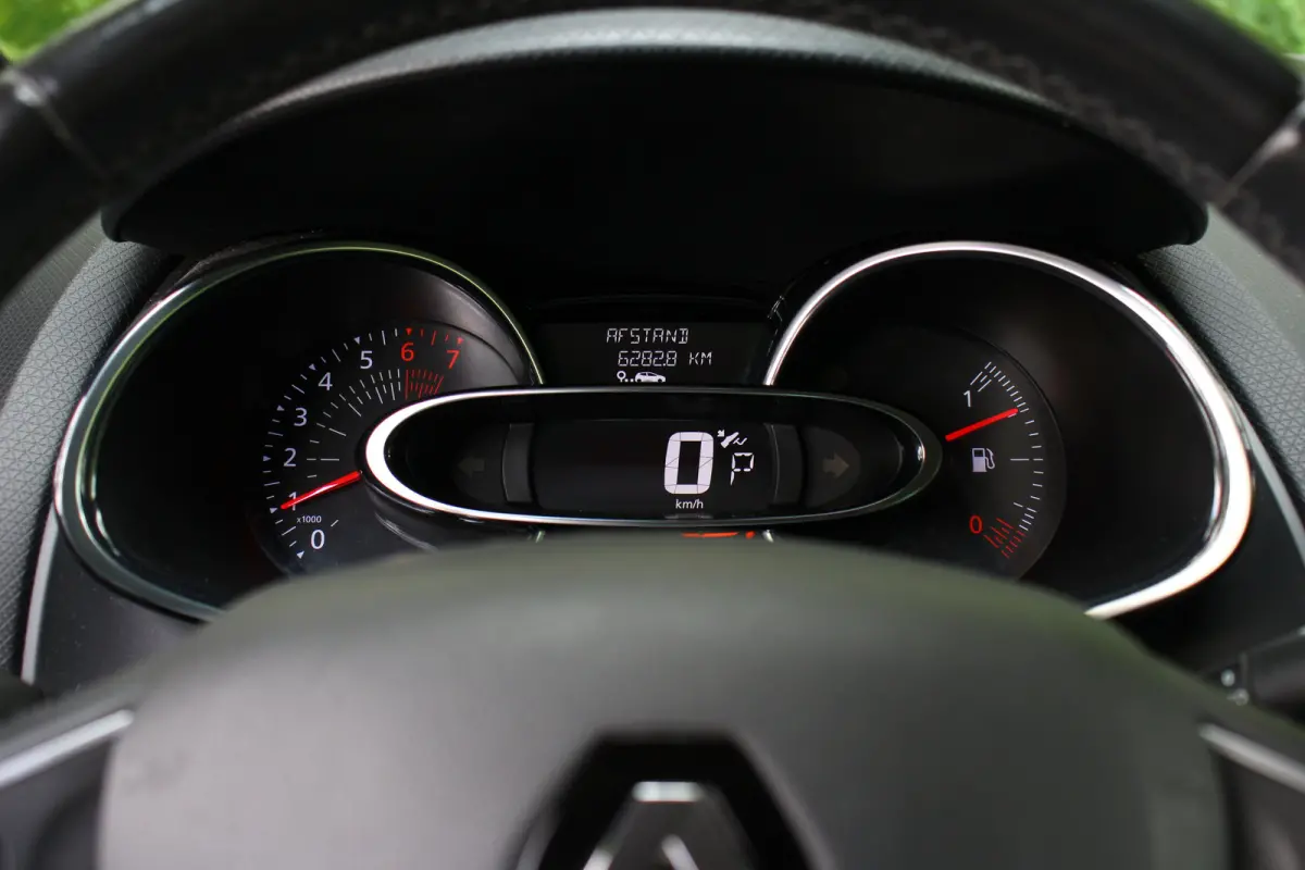 1.2 TCe Intens | AUTOMAAT | CRUISE CONTROL | NAVI | PARK SENS ACHTER  | 16'' LMV | HALF LEDER