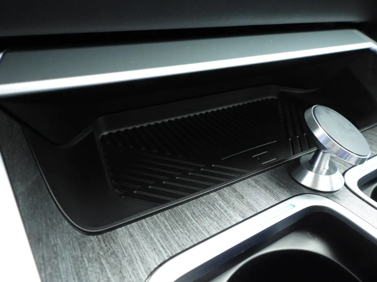 750e xDrive | LED | Leder | HUD | Achterasbesturing  | Rear seat entertainment | Panoramadak | DAB | Bowers & Wilkins sound | Alu 20 inch |