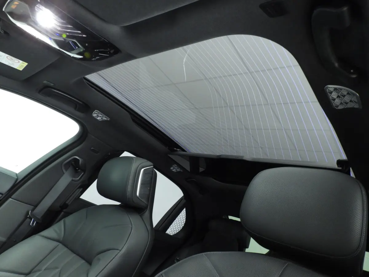 750e xDrive | LED | Leder | HUD | Achterasbesturing  | Rear seat entertainment | Panoramadak | DAB | Bowers & Wilkins sound | Alu 20 inch |