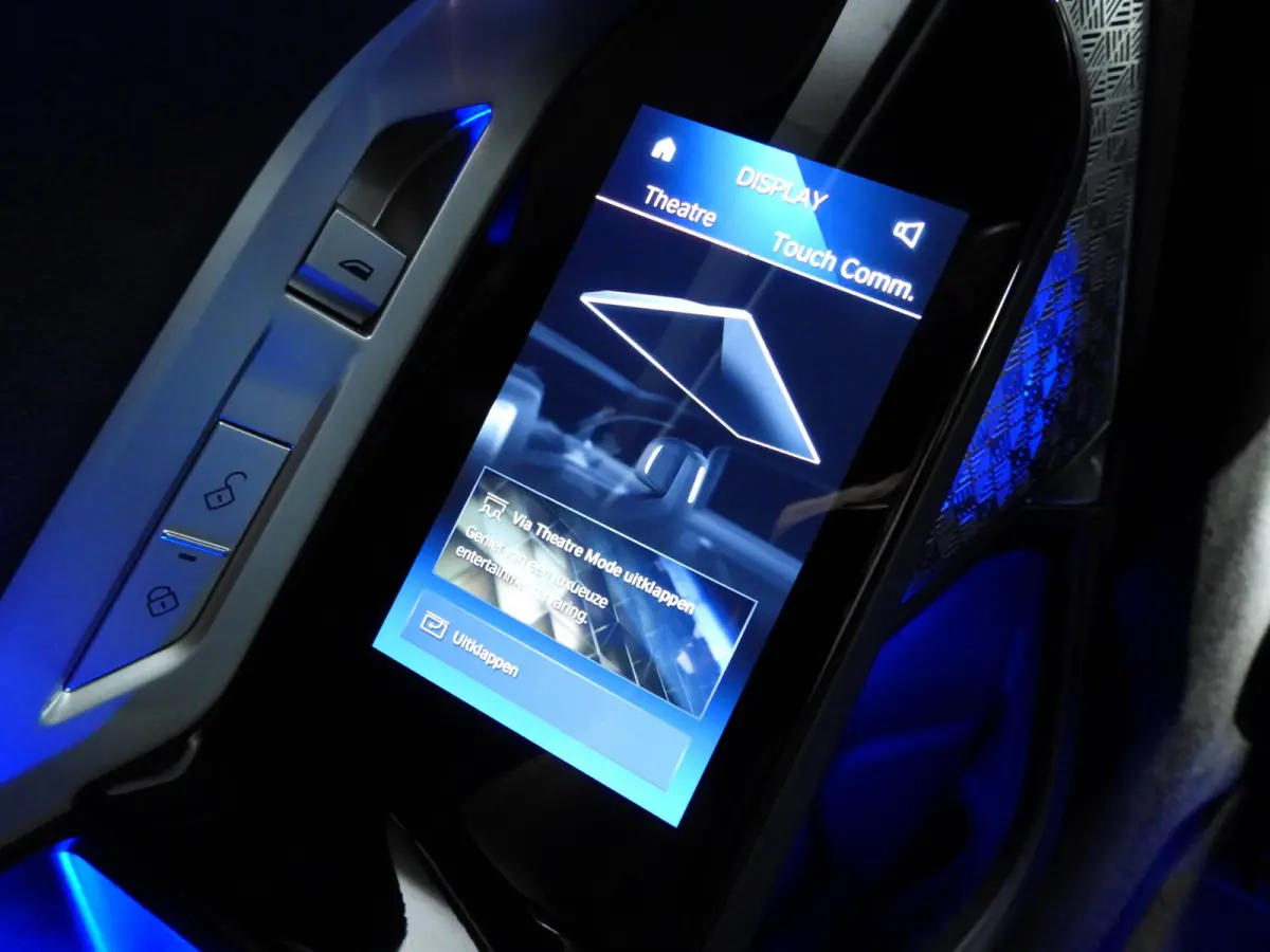 750e xDrive | LED | Leder | HUD | Achterasbesturing  | Rear seat entertainment | Panoramadak | DAB | Bowers & Wilkins sound | Alu 20 inch |