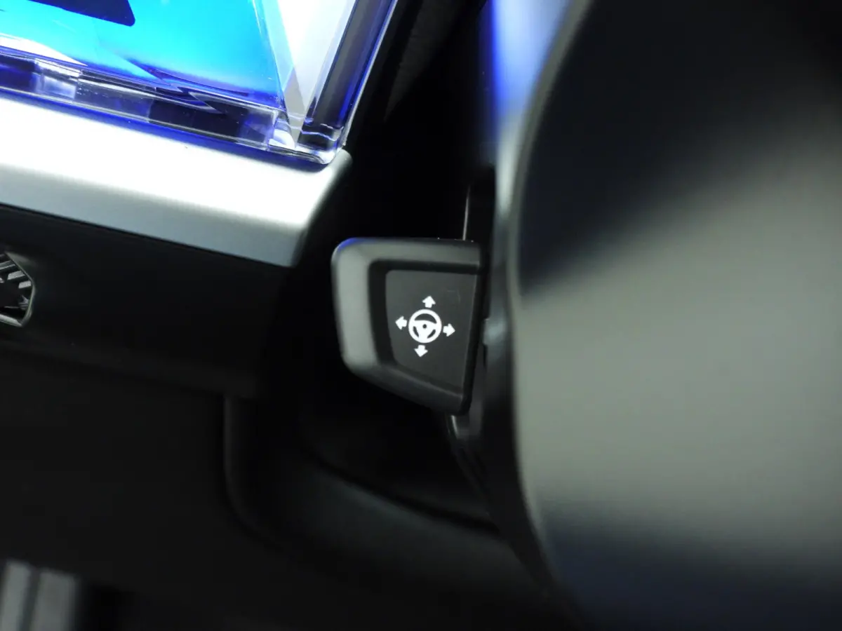 750e xDrive | LED | Leder | HUD | Achterasbesturing  | Rear seat entertainment | Panoramadak | DAB | Bowers & Wilkins sound | Alu 20 inch |