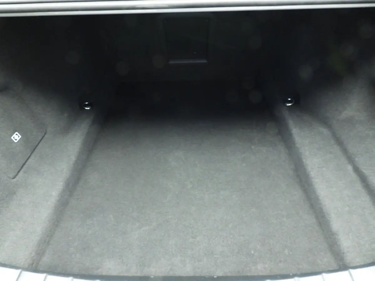 750e xDrive | LED | Leder | HUD | Achterasbesturing  | Rear seat entertainment | Panoramadak | DAB | Bowers & Wilkins sound | Alu 20 inch |