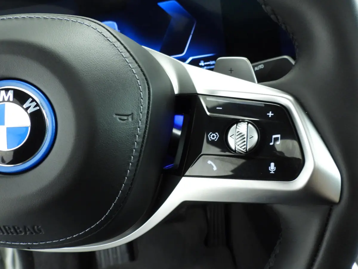 750e xDrive | LED | Leder | HUD | Achterasbesturing  | Rear seat entertainment | Panoramadak | DAB | Bowers & Wilkins sound | Alu 20 inch |