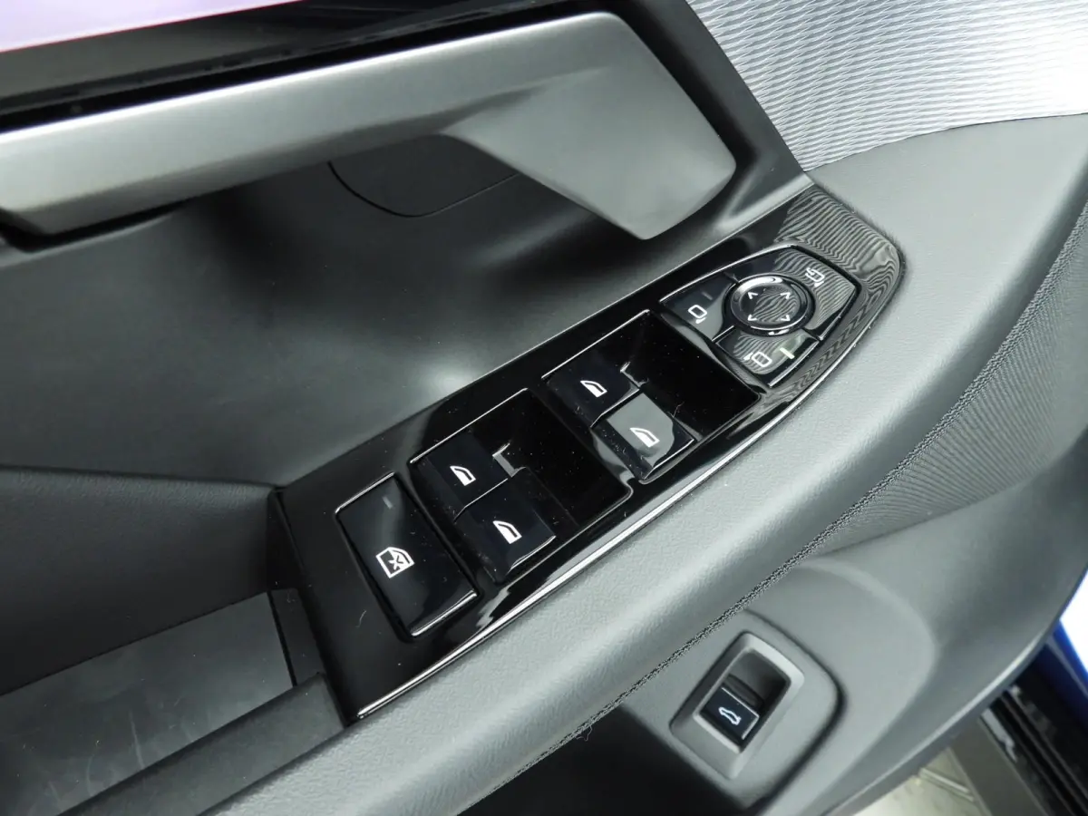 550e xDrive | M-Sportpakket | LED | Leder | HUD | Panoramadak | Sportstoelen | DAB | Harman-kardon sound | Alu 20 inch