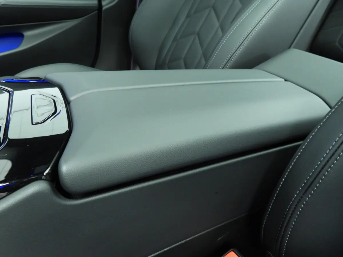 550e xDrive | M-Sportpakket | LED | Leder | HUD | Panoramadak | Sportstoelen | DAB | Harman-kardon sound | Alu 20 inch