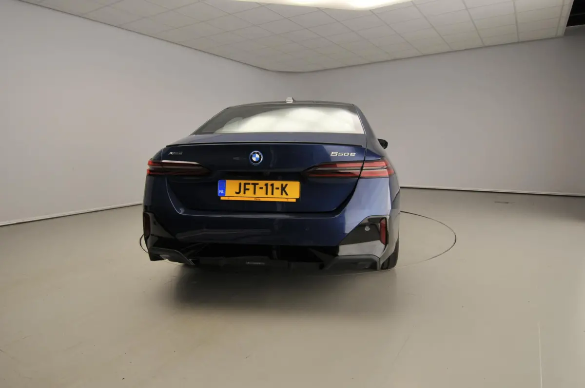 550e xDrive | M-Sportpakket | LED | Leder | HUD | Panoramadak | Sportstoelen | DAB | Harman-kardon sound | Alu 20 inch