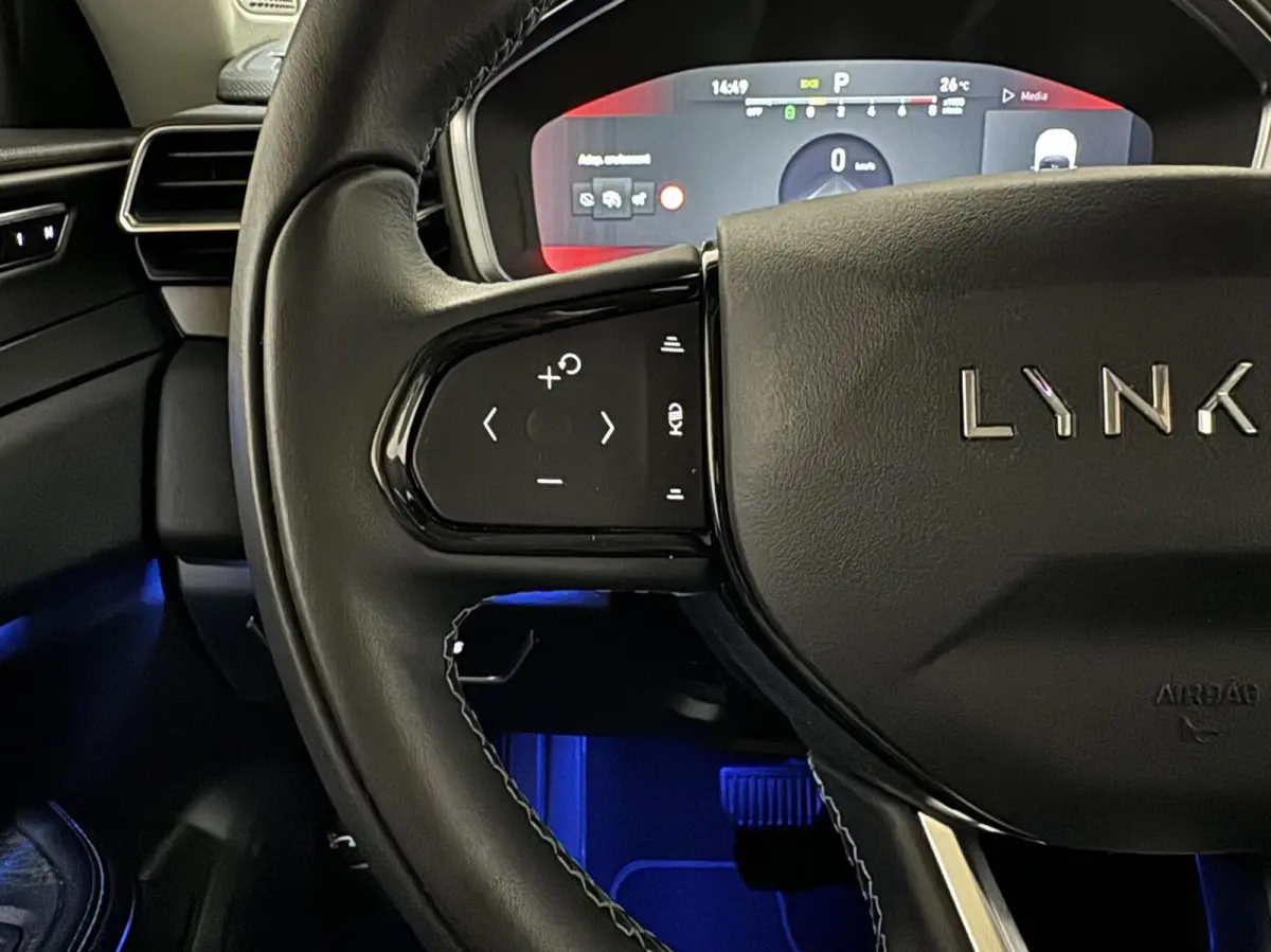 1.5 Plug-in Black Edition Pano Sfeer. CarPlay 360° Trekh.