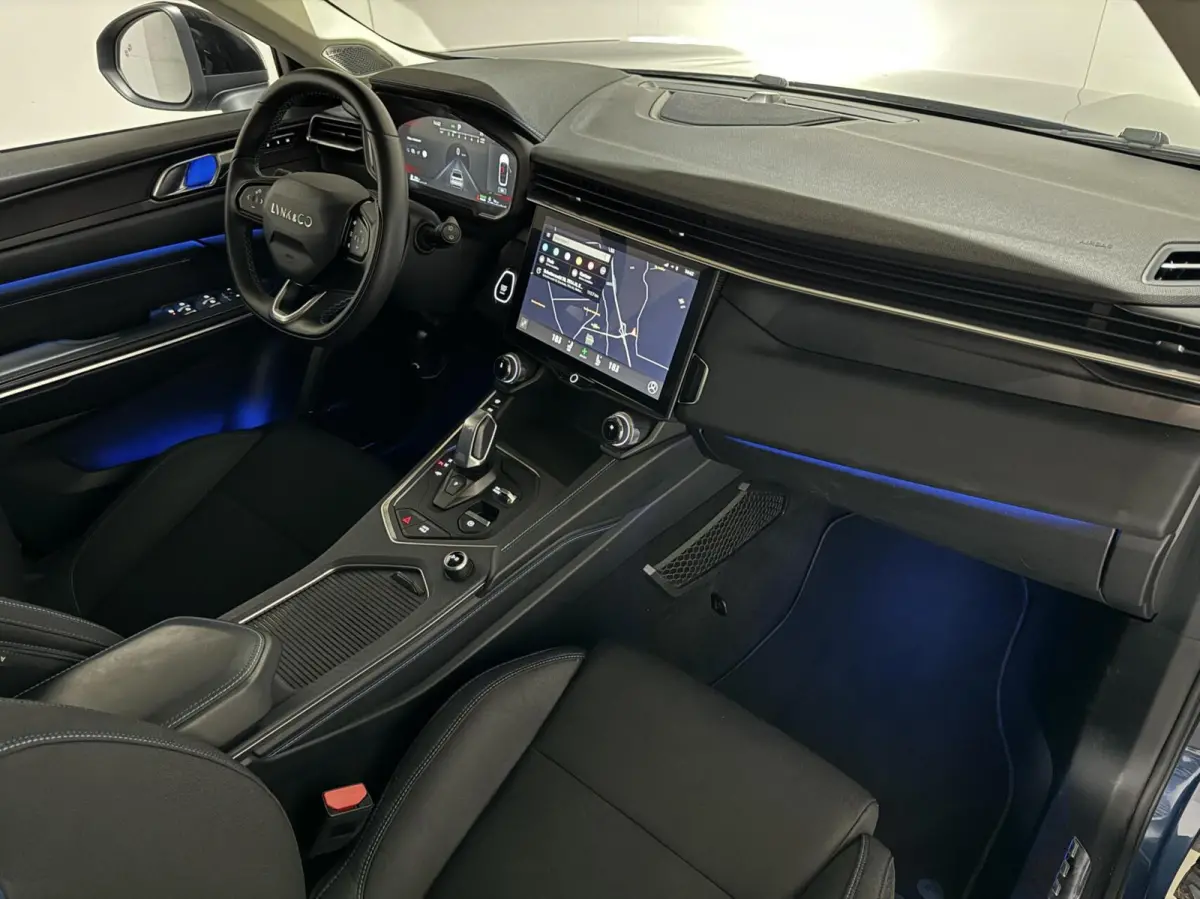 1.5 Plug-in Black Edition Pano Sfeer. CarPlay 360° Trekh.