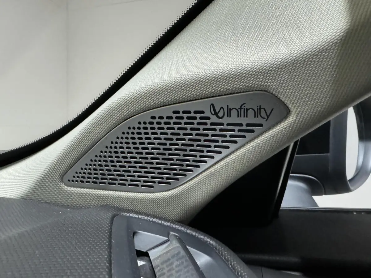 1.5 Plug-in Black Edition Pano Sfeer. CarPlay 360° Trekh.