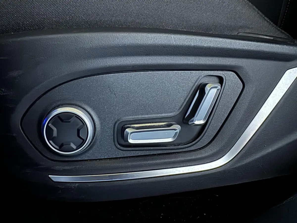 1.5 Plug-in Black Edition Pano Sfeer. CarPlay 360° Trekh.