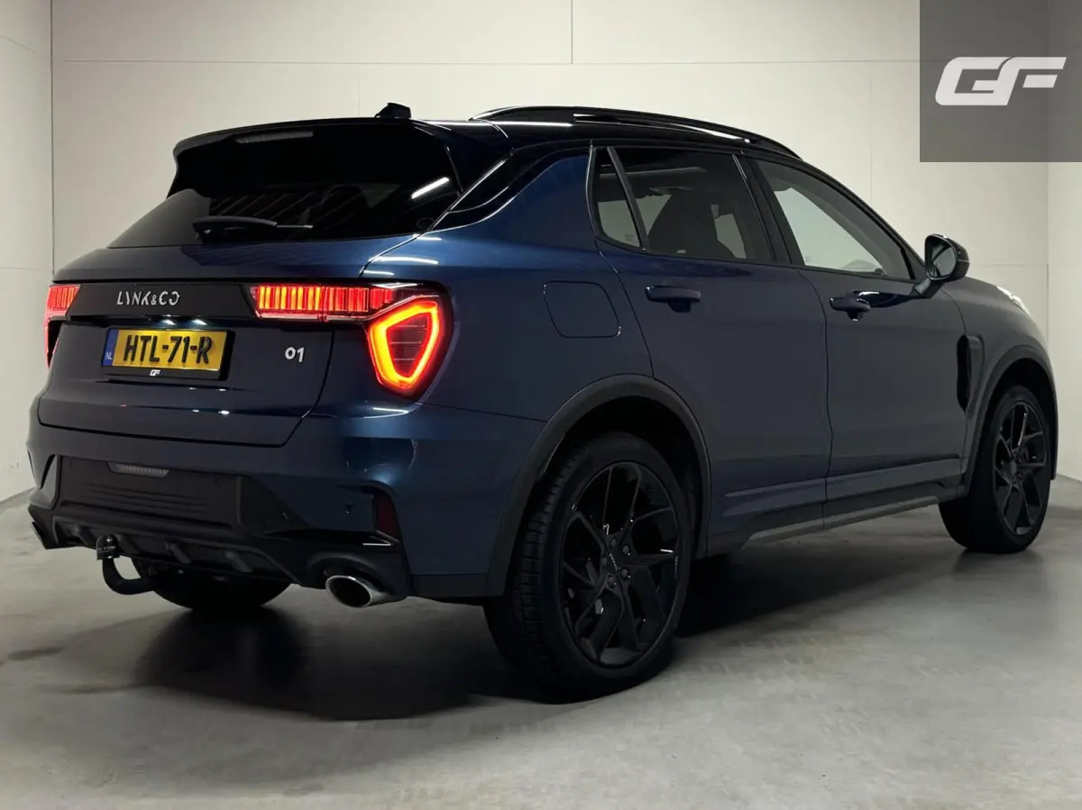 1.5 Plug-in Black Edition Pano Sfeer. CarPlay 360° Trekh.
