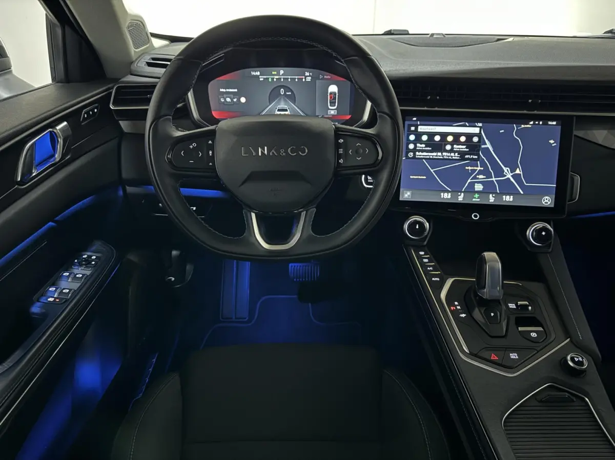 1.5 Plug-in Black Edition Pano Sfeer. CarPlay 360° Trekh.