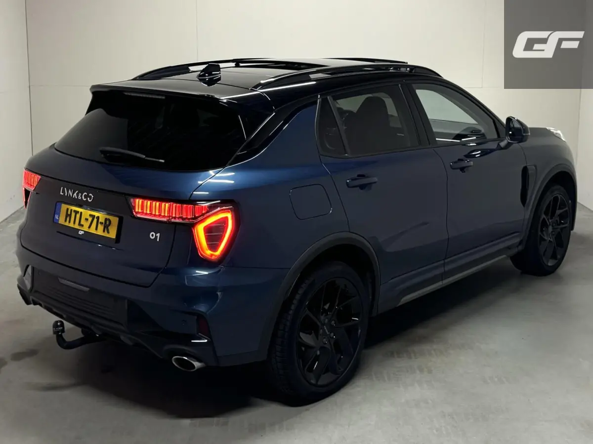 1.5 Plug-in Black Edition Pano Sfeer. CarPlay 360° Trekh.