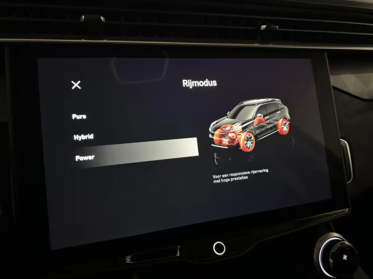 1.5 Plug-in Black Edition Pano Sfeer. CarPlay 360° Trekh.