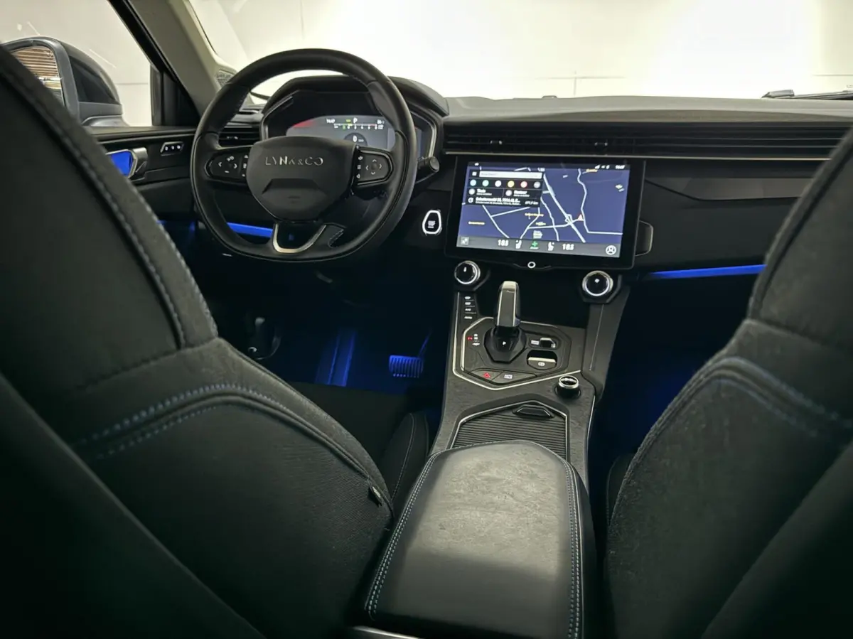 1.5 Plug-in Black Edition Pano Sfeer. CarPlay 360° Trekh.