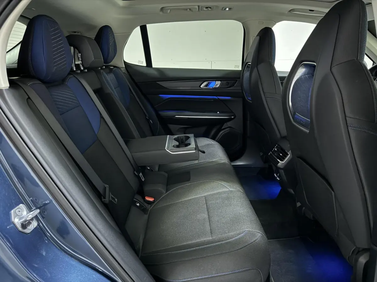 1.5 Plug-in Black Edition Pano Sfeer. CarPlay 360° Trekh.