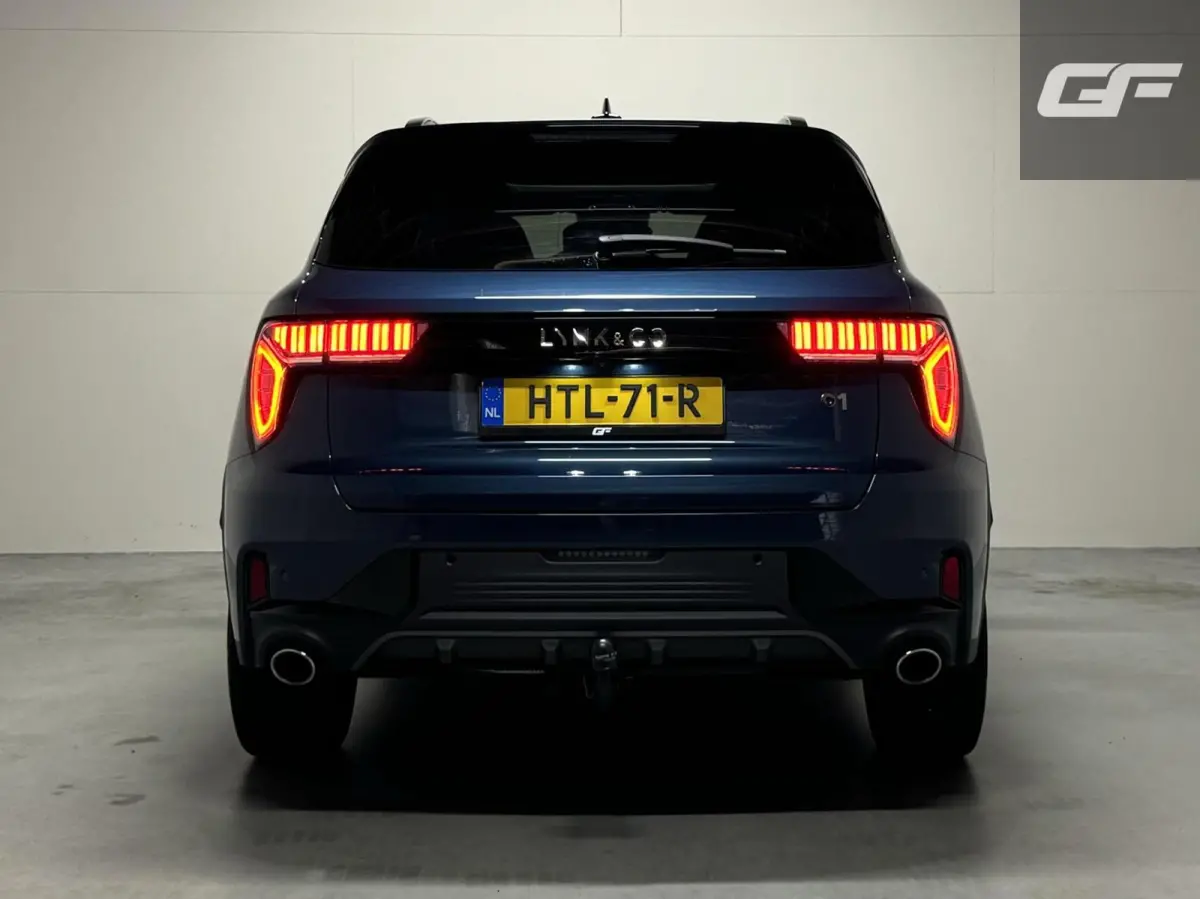 1.5 Plug-in Black Edition Pano Sfeer. CarPlay 360° Trekh.