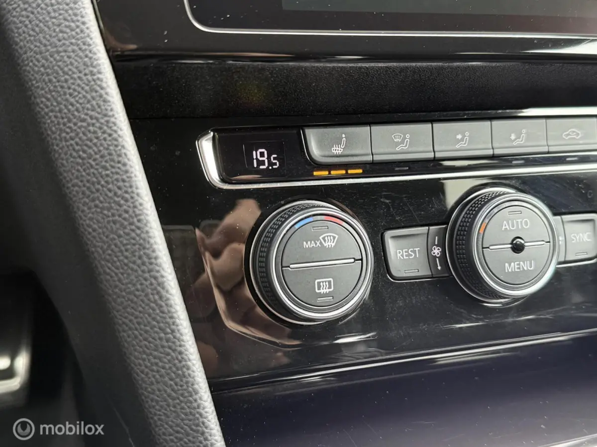 2.0 TSI R-Line Alcantara Carplay Navi Camera ACC LED 19 Inch
