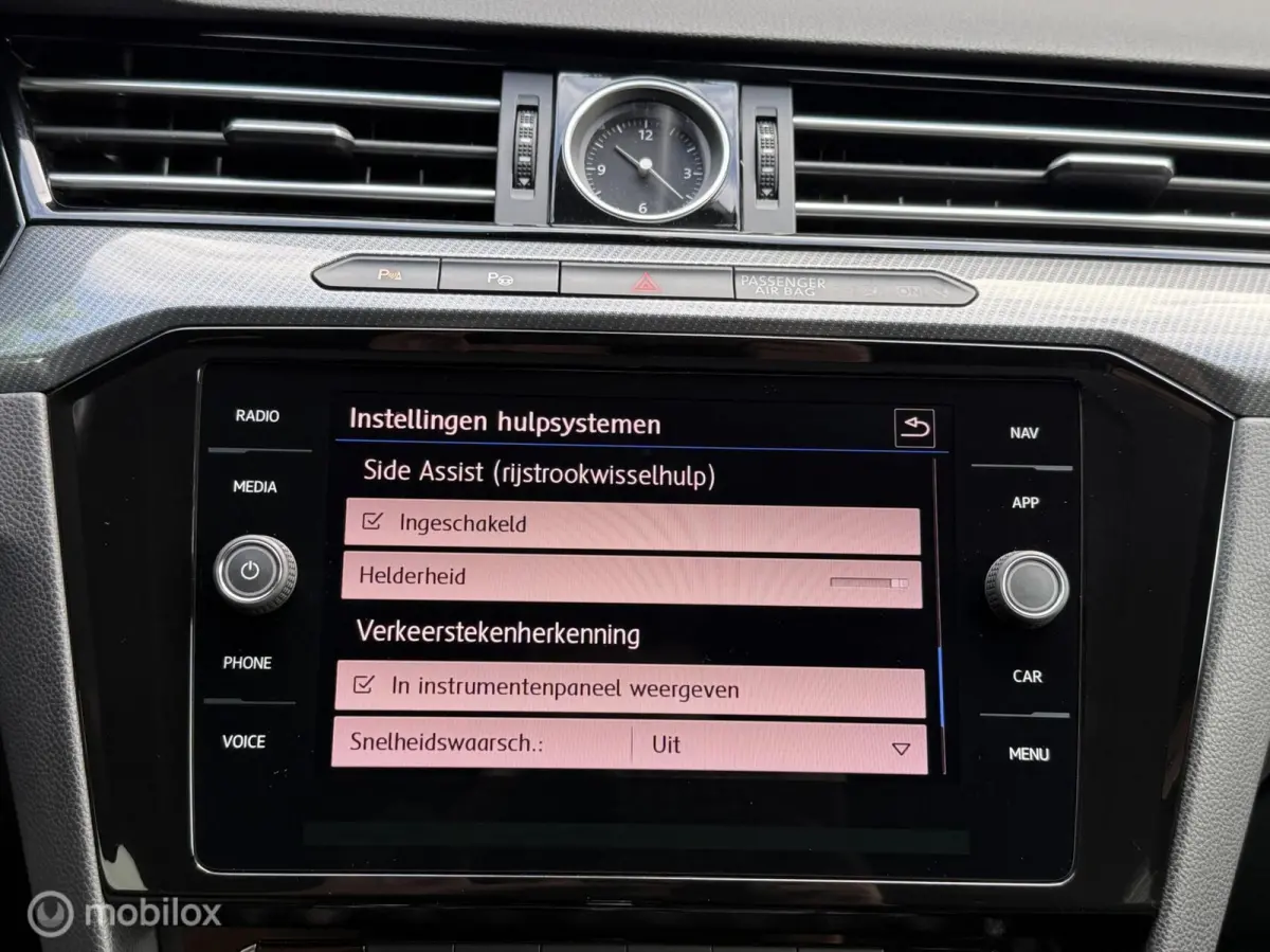 2.0 TSI R-Line Alcantara Carplay Navi Camera ACC LED 19 Inch