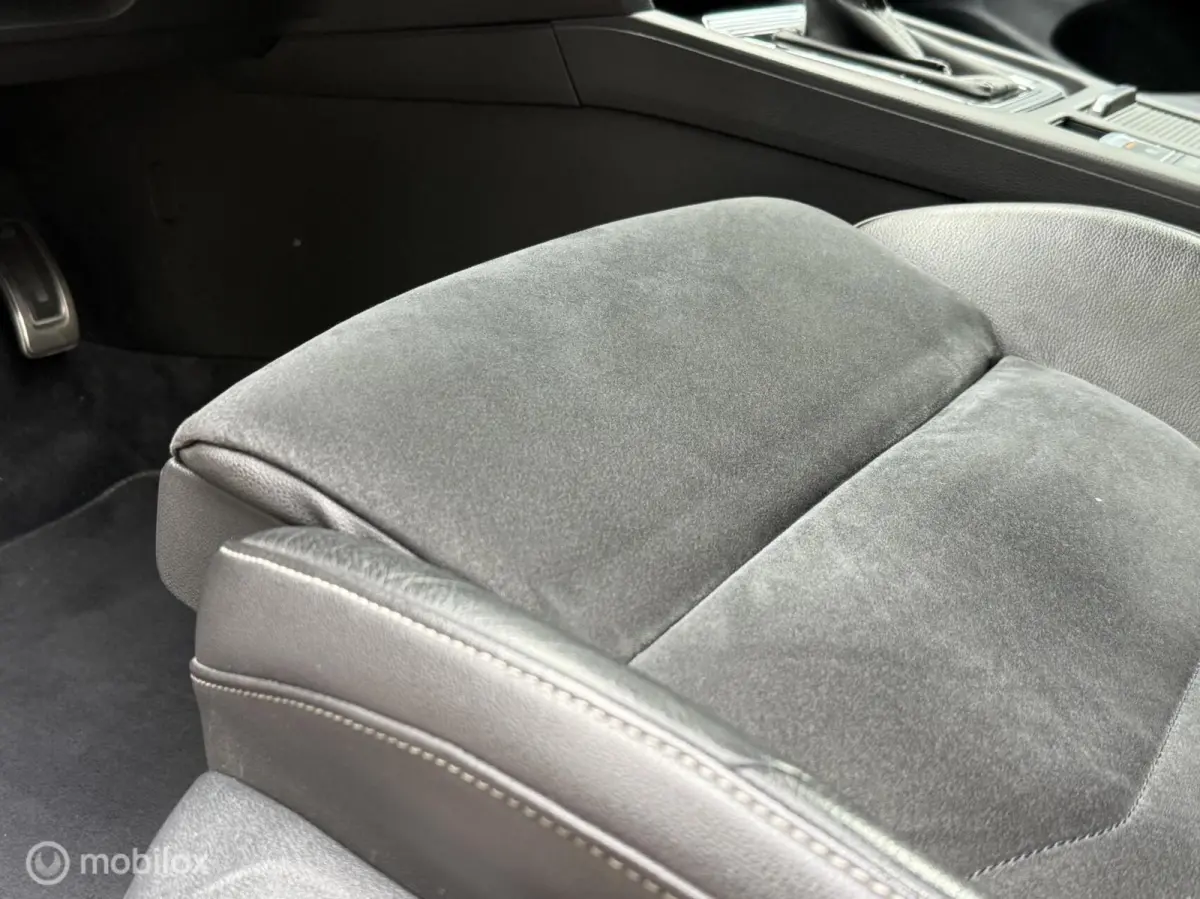 2.0 TSI R-Line Alcantara Carplay Navi Camera ACC LED 19 Inch