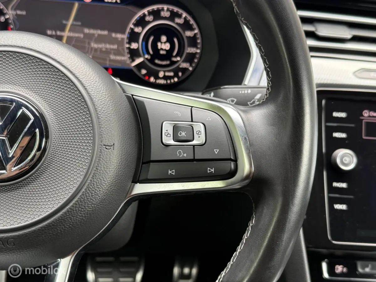 2.0 TSI R-Line Alcantara Carplay Navi Camera ACC LED 19 Inch