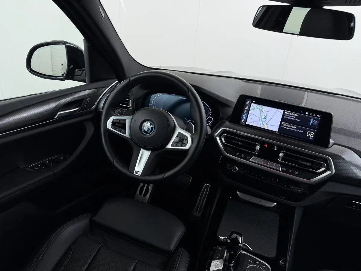 xDrive30e VAN: 40.900,- VOOR: 38.899,- UW HERFSTVOORDEEL: 2.001,- M-SPORT| DEALER ONDERHOUDEN| CAMERA| ELEKTRISCHE ACHTERKLEP| APPLE CARPLAY| RIJKLAARPRIJS