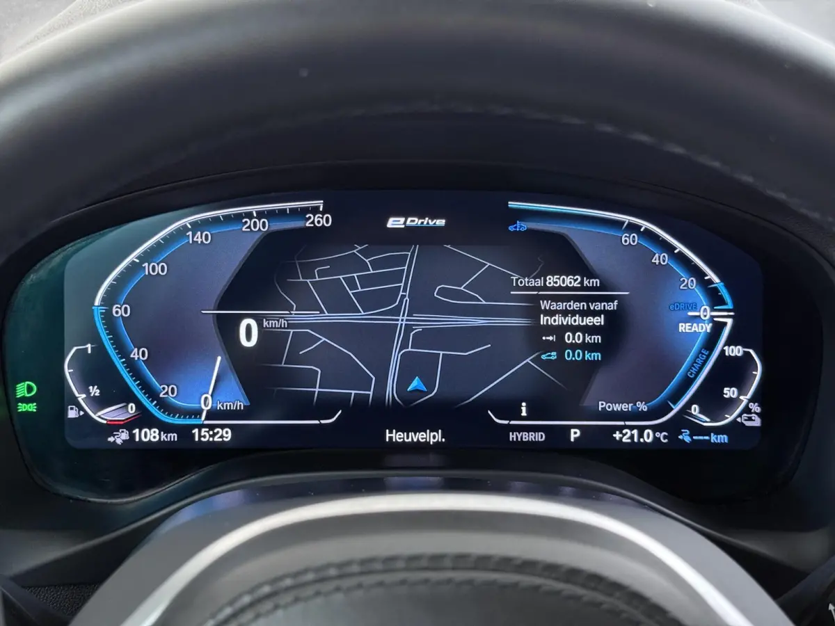 xDrive30e VAN: 40.900,- VOOR: 38.899,- UW HERFSTVOORDEEL: 2.001,- M-SPORT| DEALER ONDERHOUDEN| CAMERA| ELEKTRISCHE ACHTERKLEP| APPLE CARPLAY| RIJKLAARPRIJS