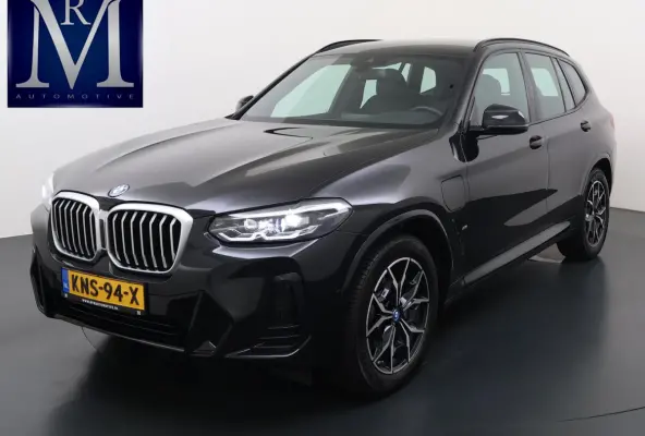 xDrive30e VAN: 40.900,- VOOR: 38.899,- UW HERFSTVOORDEEL: 2.001,- M-SPORT| DEALER ONDERHOUDEN| CAMERA| ELEKTRISCHE ACHTERKLEP| APPLE CARPLAY| RIJKLAARPRIJS