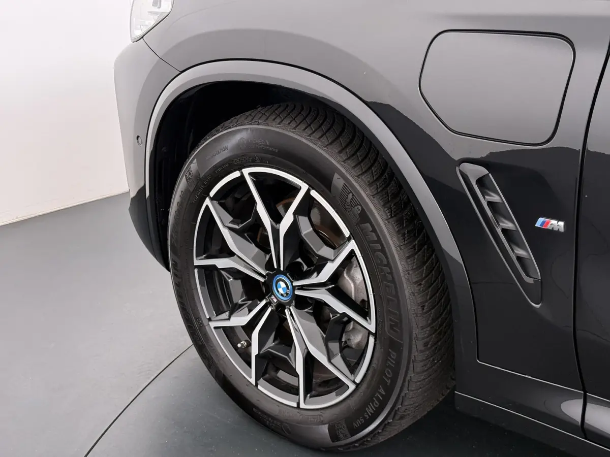 xDrive30e VAN: 40.900,- VOOR: 38.899,- UW HERFSTVOORDEEL: 2.001,- M-SPORT| DEALER ONDERHOUDEN| CAMERA| ELEKTRISCHE ACHTERKLEP| APPLE CARPLAY| RIJKLAARPRIJS