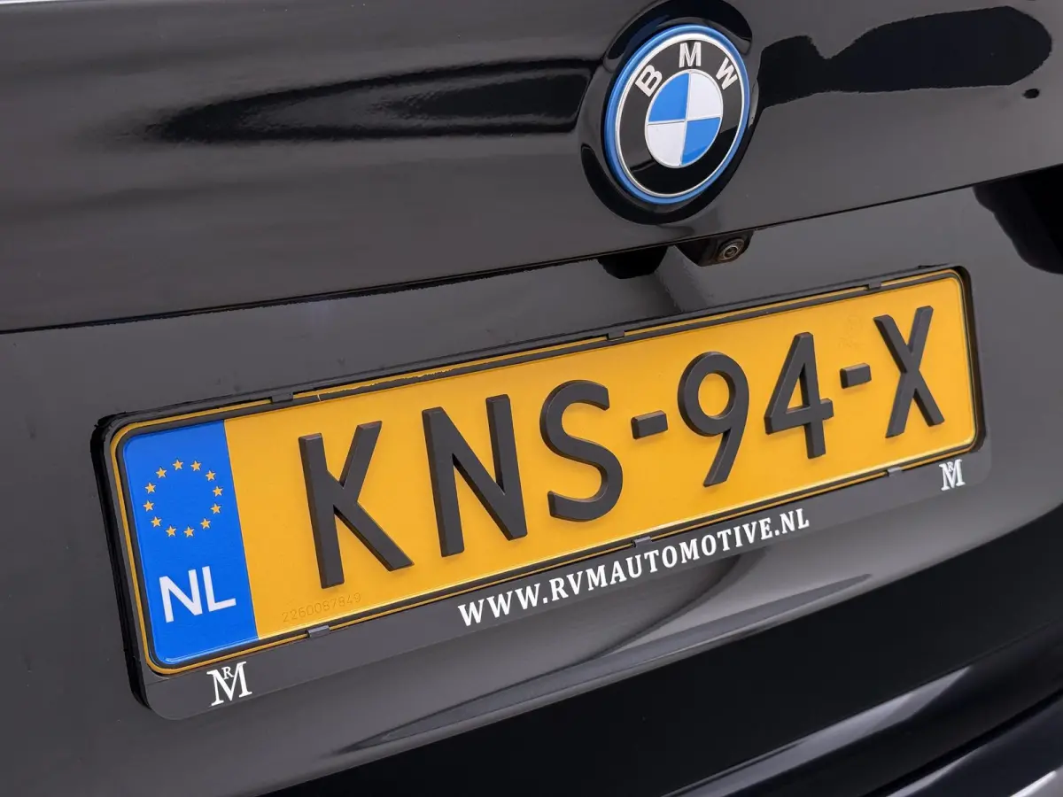 xDrive30e VAN: 40.900,- VOOR: 38.899,- UW HERFSTVOORDEEL: 2.001,- M-SPORT| DEALER ONDERHOUDEN| CAMERA| ELEKTRISCHE ACHTERKLEP| APPLE CARPLAY| RIJKLAARPRIJS