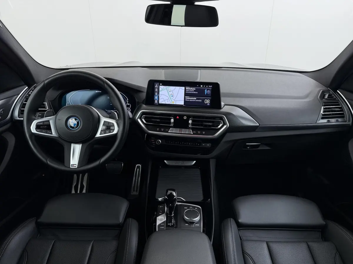 xDrive30e VAN: 40.900,- VOOR: 38.899,- UW HERFSTVOORDEEL: 2.001,- M-SPORT| DEALER ONDERHOUDEN| CAMERA| ELEKTRISCHE ACHTERKLEP| APPLE CARPLAY| RIJKLAARPRIJS