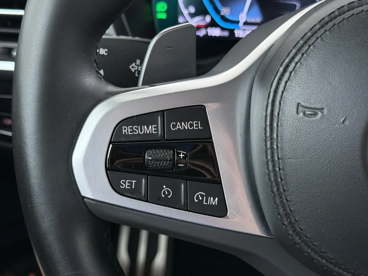xDrive30e VAN: 40.900,- VOOR: 38.899,- UW HERFSTVOORDEEL: 2.001,- M-SPORT| DEALER ONDERHOUDEN| CAMERA| ELEKTRISCHE ACHTERKLEP| APPLE CARPLAY| RIJKLAARPRIJS