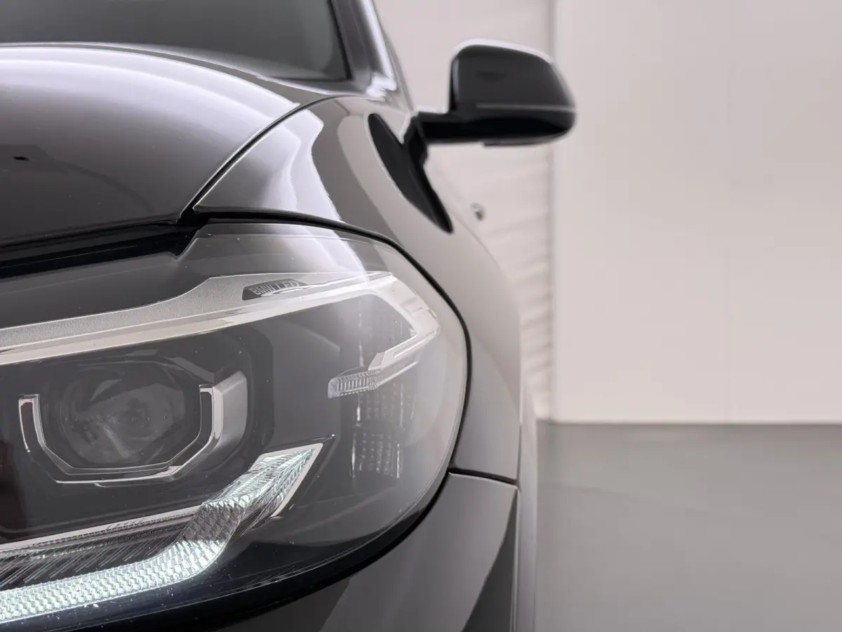 xDrive30e VAN: 40.900,- VOOR: 38.899,- UW HERFSTVOORDEEL: 2.001,- M-SPORT| DEALER ONDERHOUDEN| CAMERA| ELEKTRISCHE ACHTERKLEP| APPLE CARPLAY| RIJKLAARPRIJS