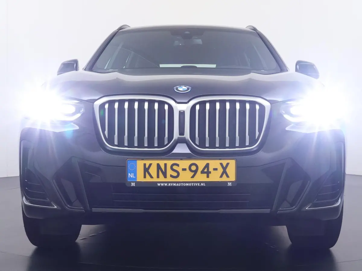 xDrive30e VAN: 40.900,- VOOR: 38.899,- UW HERFSTVOORDEEL: 2.001,- M-SPORT| DEALER ONDERHOUDEN| CAMERA| ELEKTRISCHE ACHTERKLEP| APPLE CARPLAY| RIJKLAARPRIJS