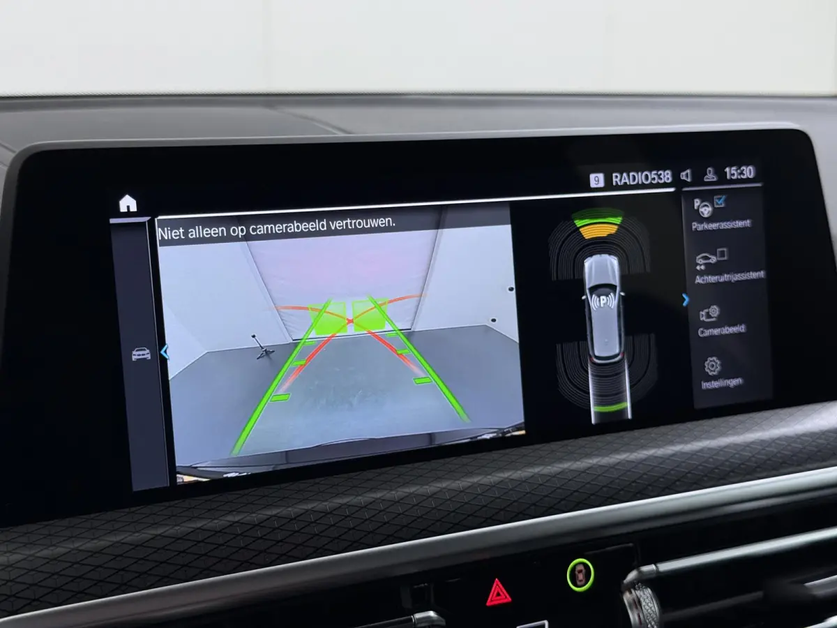 xDrive30e VAN: 40.900,- VOOR: 38.899,- UW HERFSTVOORDEEL: 2.001,- M-SPORT| DEALER ONDERHOUDEN| CAMERA| ELEKTRISCHE ACHTERKLEP| APPLE CARPLAY| RIJKLAARPRIJS