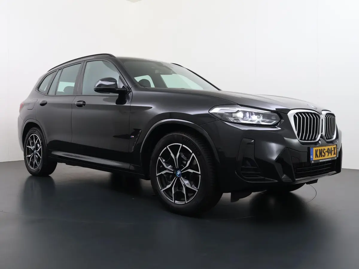 xDrive30e VAN: 40.900,- VOOR: 38.899,- UW HERFSTVOORDEEL: 2.001,- M-SPORT| DEALER ONDERHOUDEN| CAMERA| ELEKTRISCHE ACHTERKLEP| APPLE CARPLAY| RIJKLAARPRIJS