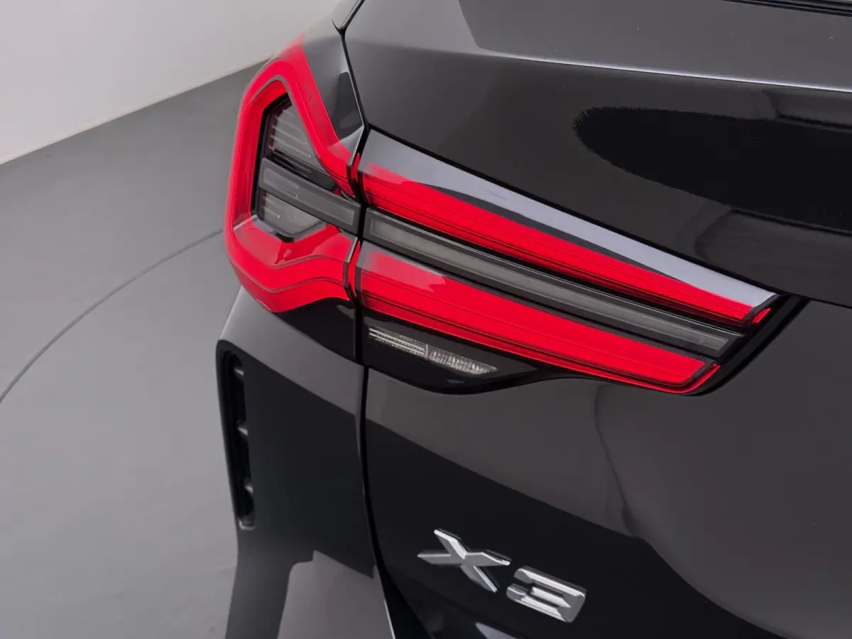 xDrive30e VAN: 40.900,- VOOR: 38.899,- UW HERFSTVOORDEEL: 2.001,- M-SPORT| DEALER ONDERHOUDEN| CAMERA| ELEKTRISCHE ACHTERKLEP| APPLE CARPLAY| RIJKLAARPRIJS