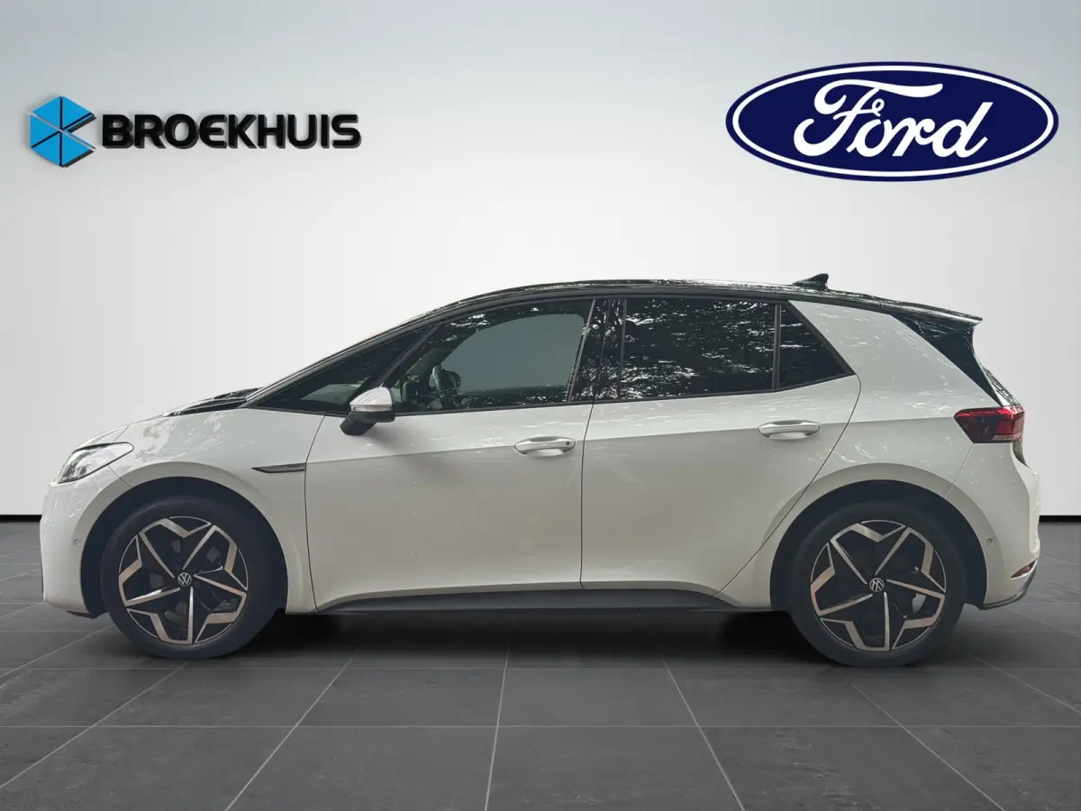 Pro Edition 204pk 58kWh | Trekhaak | Stoel/Stuur verwarming | Navi | 19"LMV