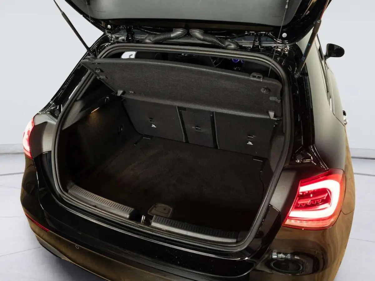 Hatchback 180 Business Solution AMG | Panorama dak