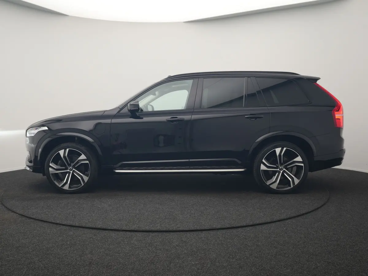 T8 Recharge AWD Ultimate Dark 7 Persoons 456pk PHEV LONG RANGE Dealer O.H | Trekhaak af Fabriek | Bowers & Wilkins | Panodak | 22"L.M | Adaptive Cruise | Head Up | Alcantara Hemel | Pilot As