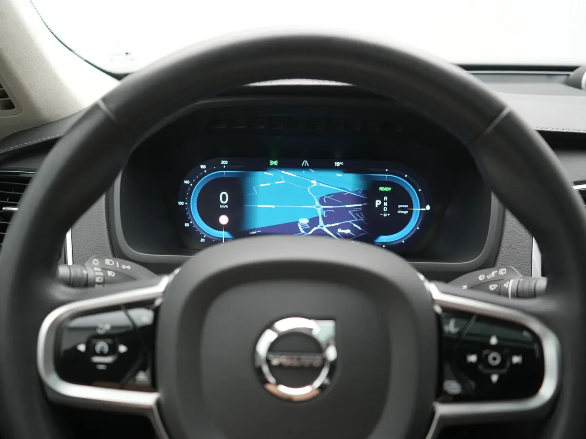 T8 Recharge AWD Ultimate Dark 7 Persoons 456pk PHEV LONG RANGE Dealer O.H | Trekhaak af Fabriek | Bowers & Wilkins | Panodak | 22"L.M | Adaptive Cruise | Head Up | Alcantara Hemel | Pilot As
