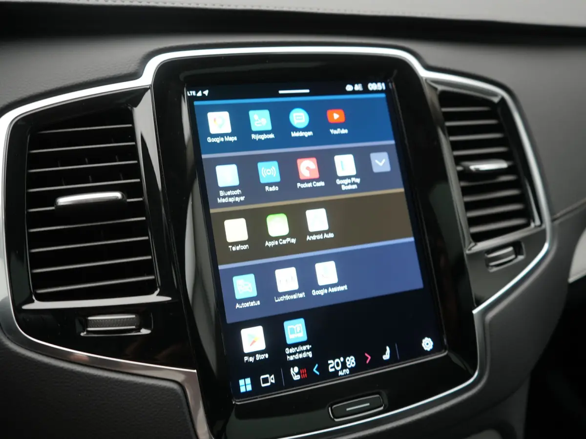 T8 Recharge AWD Ultimate Dark 7 Persoons 456pk PHEV LONG RANGE Dealer O.H | Trekhaak af Fabriek | Bowers & Wilkins | Panodak | 22"L.M | Adaptive Cruise | Head Up | Alcantara Hemel | Pilot As