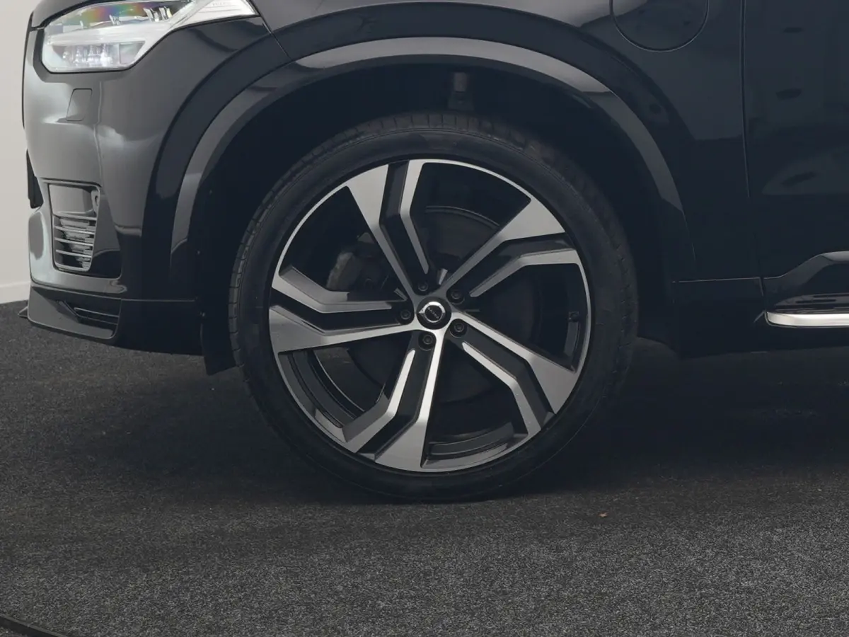 T8 Recharge AWD Ultimate Dark 7 Persoons 456pk PHEV LONG RANGE Dealer O.H | Trekhaak af Fabriek | Bowers & Wilkins | Panodak | 22"L.M | Adaptive Cruise | Head Up | Alcantara Hemel | Pilot As