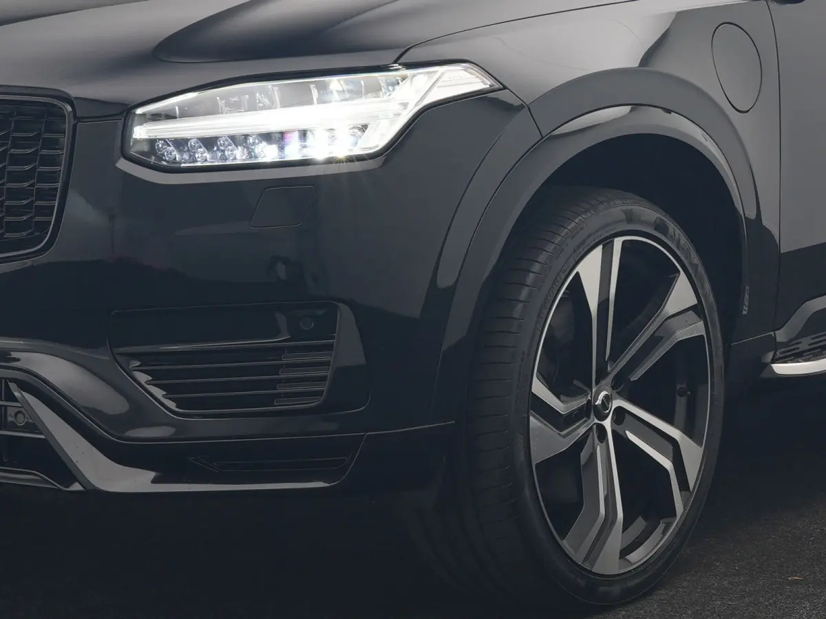 T8 Recharge AWD Ultimate Dark 7 Persoons 456pk PHEV LONG RANGE Dealer O.H | Trekhaak af Fabriek | Bowers & Wilkins | Panodak | 22"L.M | Adaptive Cruise | Head Up | Alcantara Hemel | Pilot As