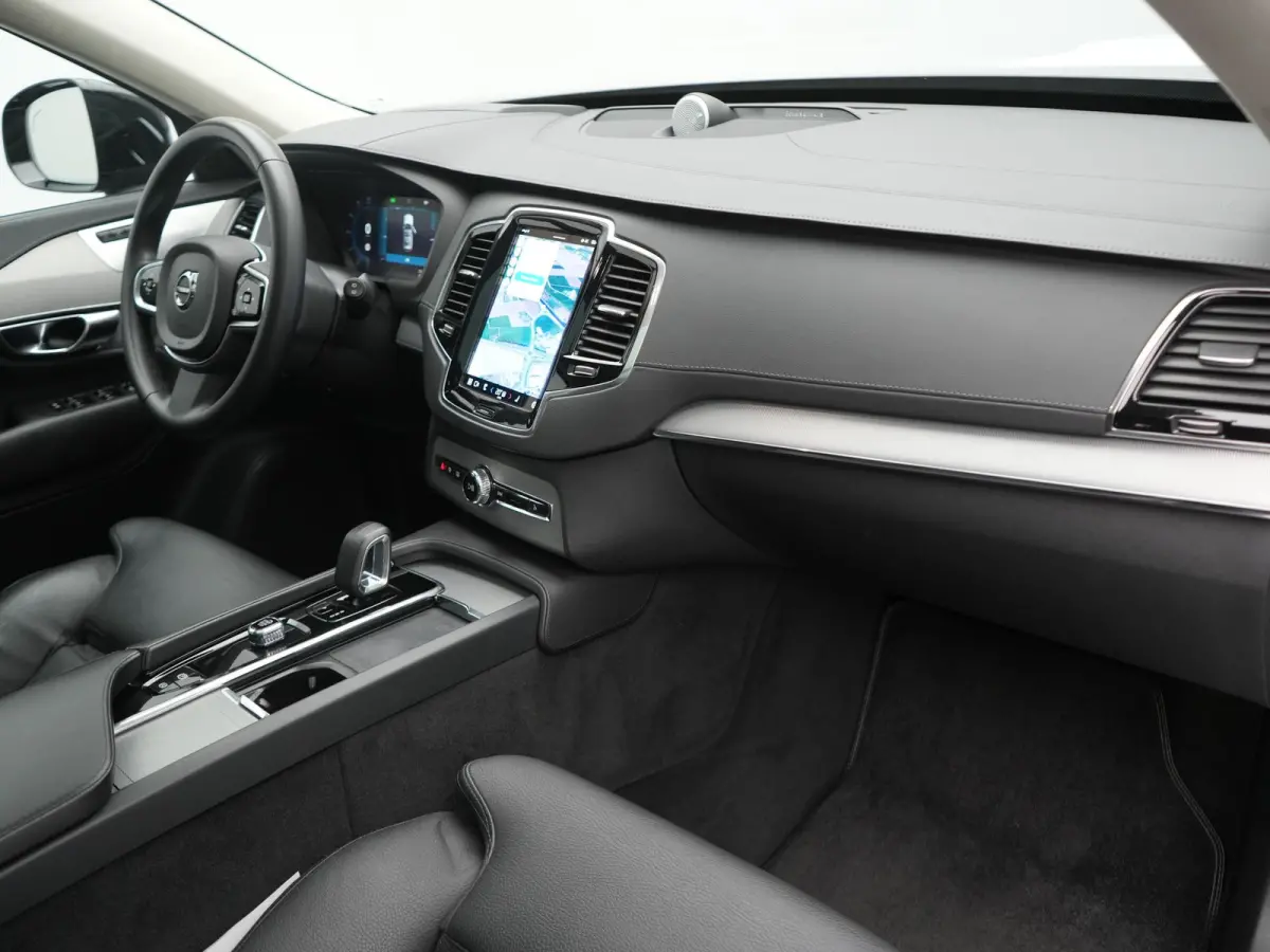 T8 Recharge AWD Ultimate Dark 7 Persoons 456pk PHEV LONG RANGE Dealer O.H | Trekhaak af Fabriek | Bowers & Wilkins | Panodak | 22"L.M | Adaptive Cruise | Head Up | Alcantara Hemel | Pilot As