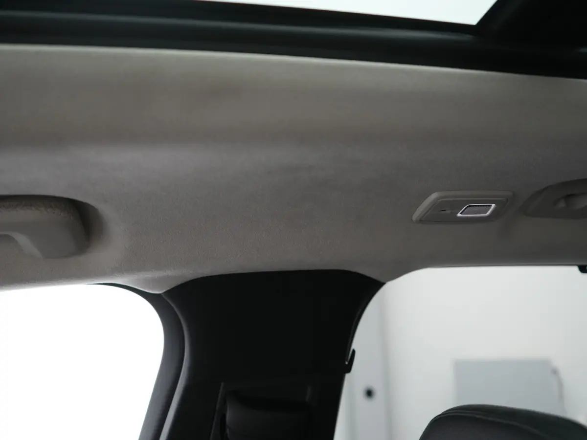 T8 Recharge AWD Ultimate Dark 7 Persoons 456pk PHEV LONG RANGE Dealer O.H | Trekhaak af Fabriek | Bowers & Wilkins | Panodak | 22"L.M | Adaptive Cruise | Head Up | Alcantara Hemel | Pilot As