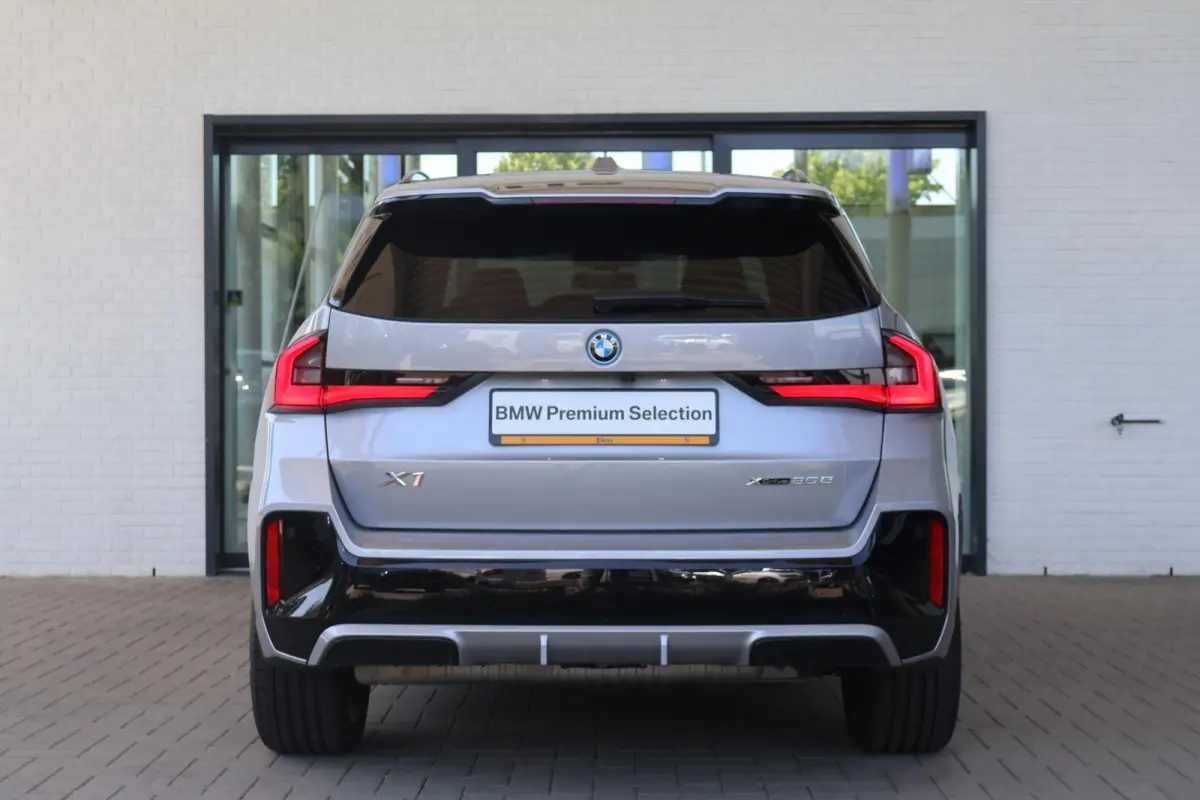 xDrive25e | SOH 100% | M Sport | Panoramadak | Trekhaak