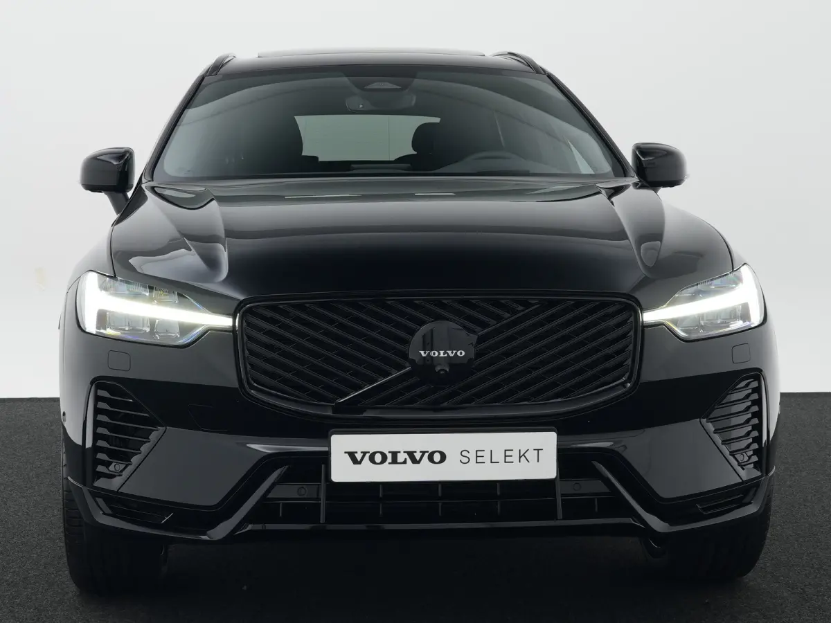 T6 Recharge AWD Plus Black Edition | Facelift | Nappa Leder | Head-Up | 360° | Harman/Kardon | Panoramadak | Trekhaak | Stoelventilatie | Adaptive Cruise | BLIS